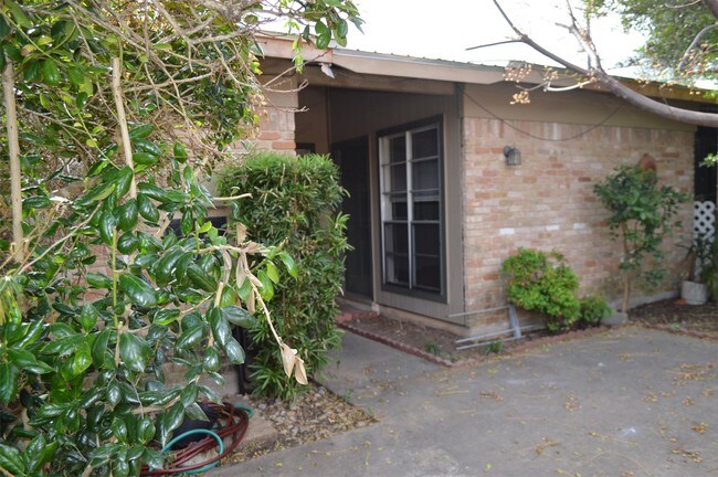 Building Photo - 3426 Willowrun Dr