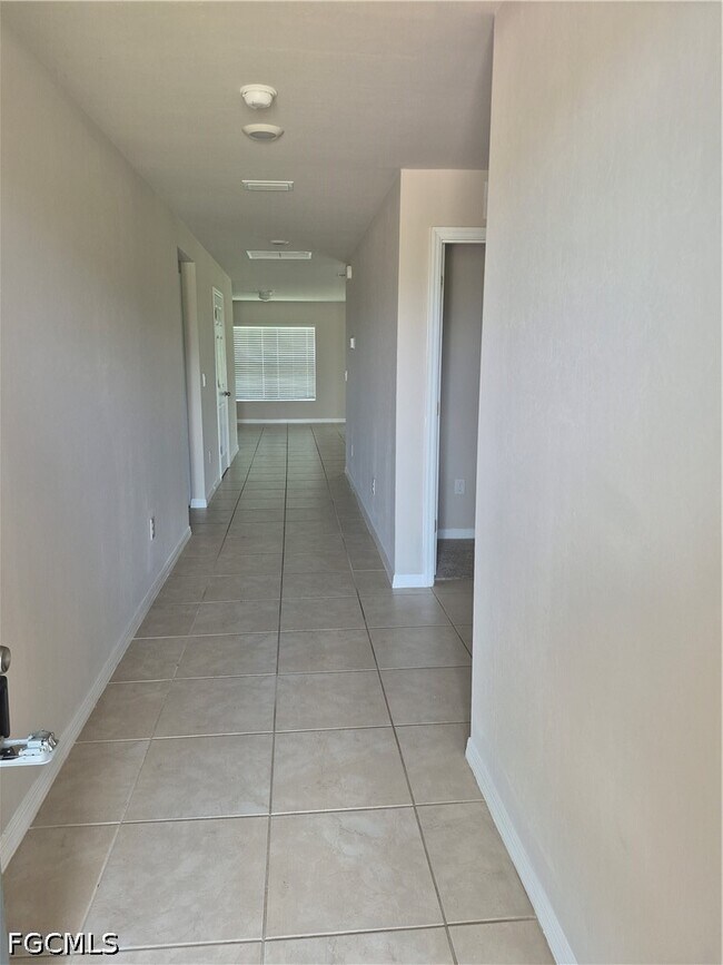 Building Photo - 8002 Vega Ct