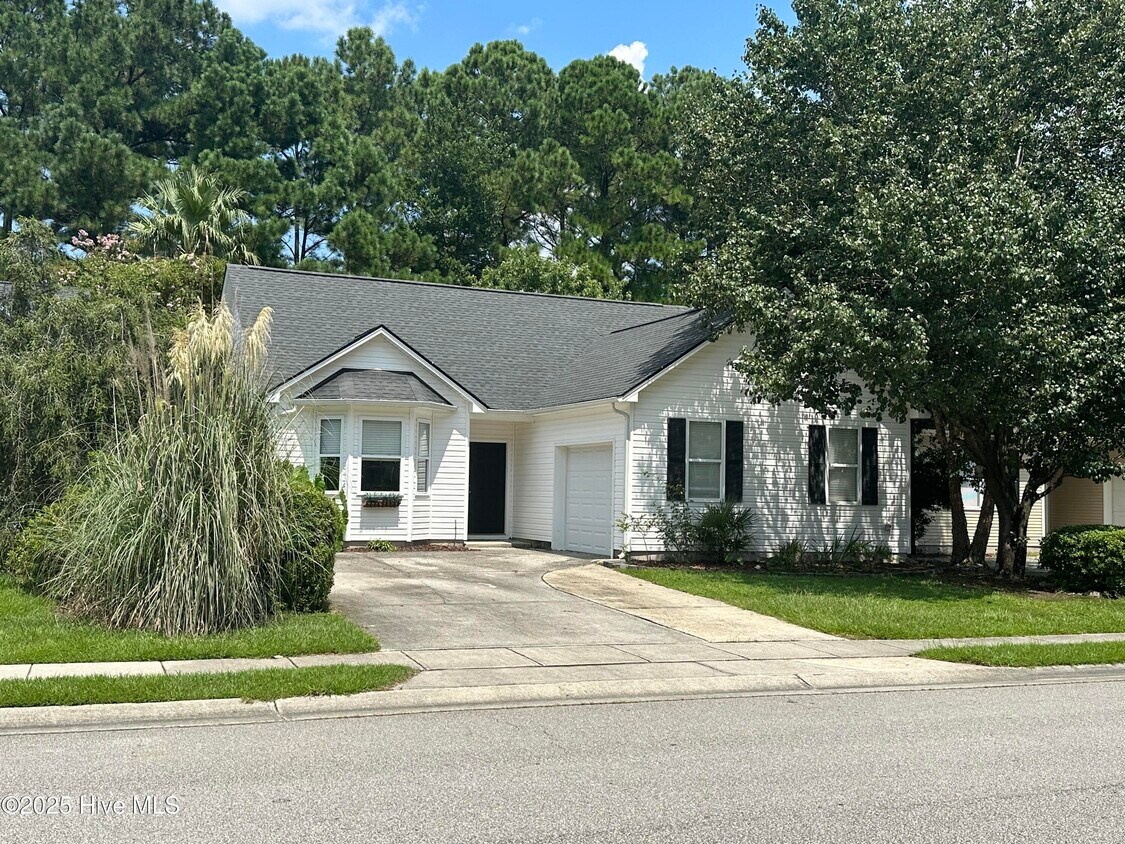 Foto principal - 9408 Night Harbor Dr