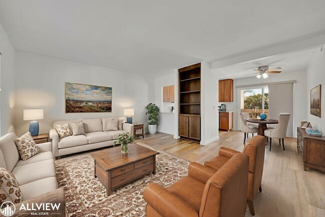 Foto del edificio - Modern 1-Bed Upstairs Condo with Garage & ...