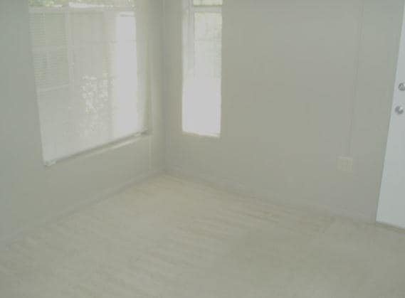 Building Photo - 825 Harris Ave