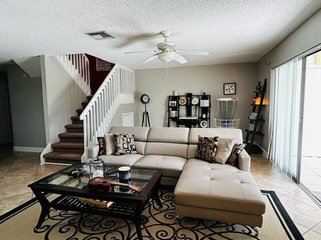 Building Photo - 1715 Woodbridge Lakes Cir