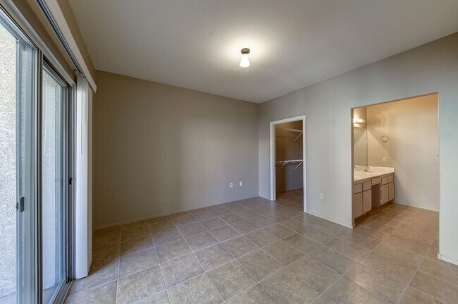 Foto del edificio - 2251 Wigwam Pkwy