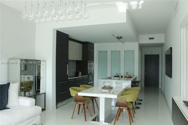 Foto del edificio - 900 Biscayne Blvd