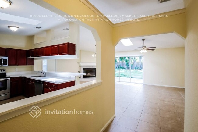 Building Photo - 260 La Mancha Ave
