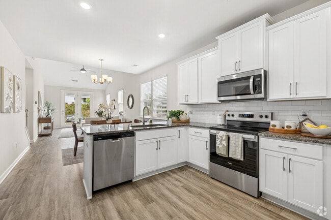 Interior Photo - Hart Townes