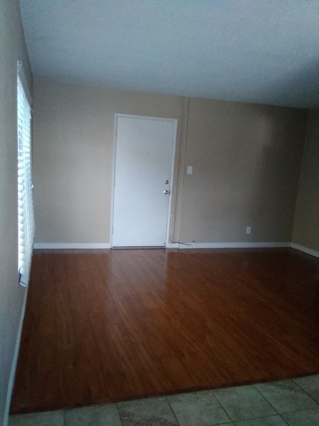 Primary Photo - 16133 Woodruff Ave