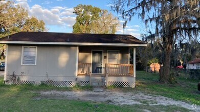 Building Photo - 131 NW 10th Ave
