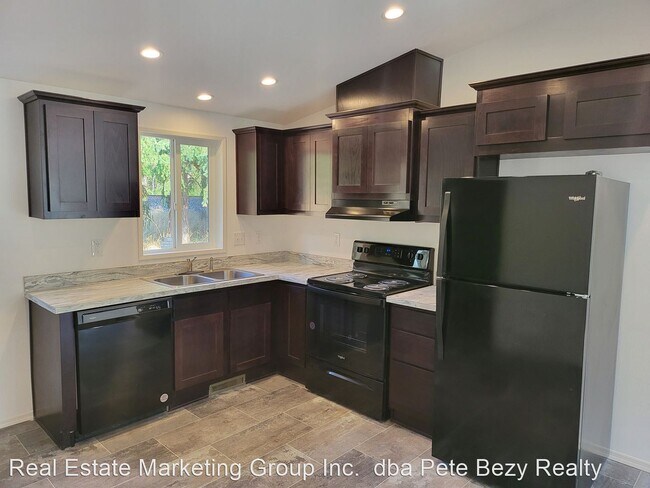 Building Photo - 3 br, 2 bath House - 305 S Main Street