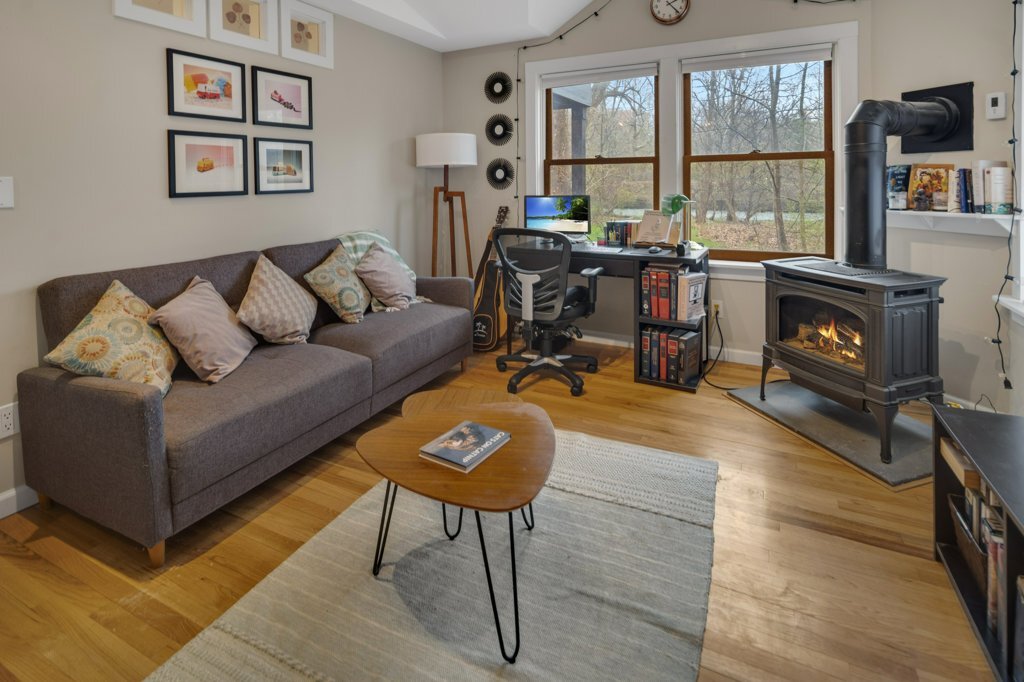 Sala de estar - 233 Forest Home Dr