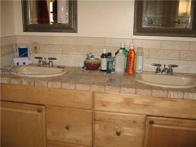 Foto del edificio - 1804 SW 95th Terrace