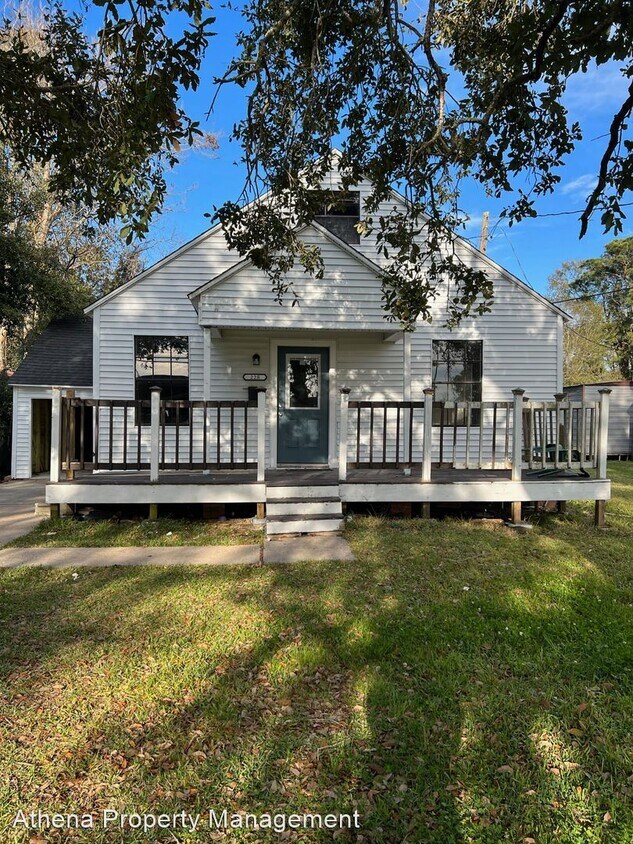 2 br, 1 bath House 228 Hill Terrace House for Rent in Nederland, TX