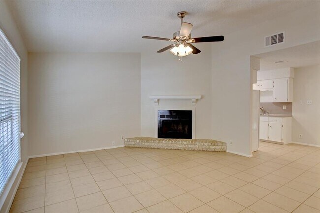 Building Photo - 6204 Linda Ln