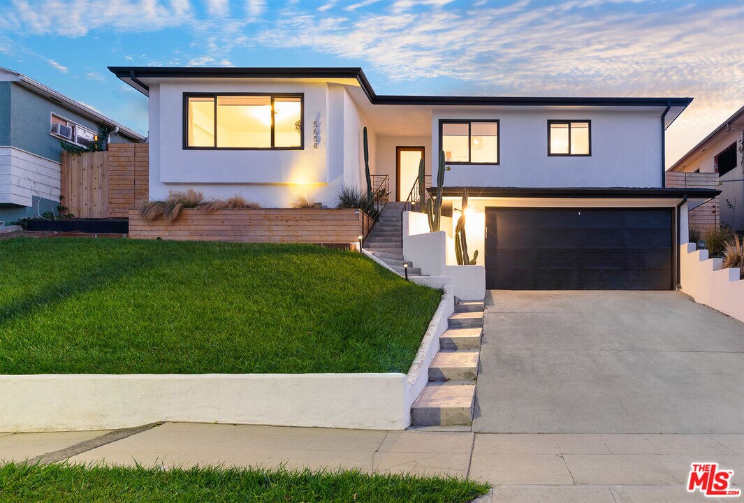 Foto principal - 5658 Coliseum St