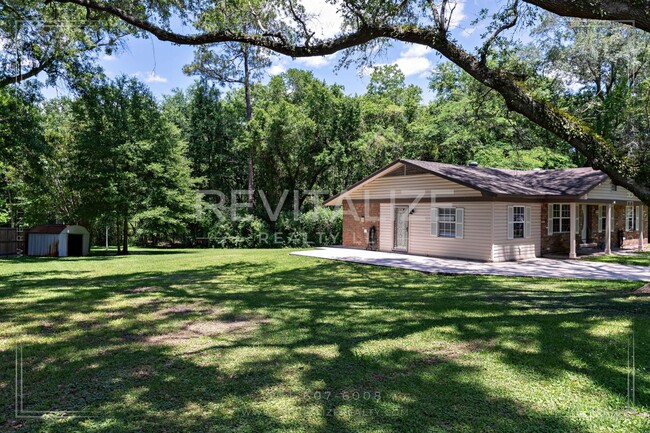 Building Photo - Charming 3 Bedroom/2 Bathroom Home in Sara...