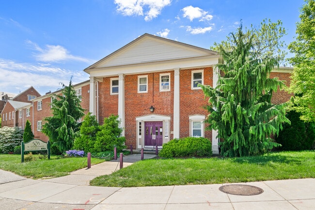 Building Photo - 505 W University Pky