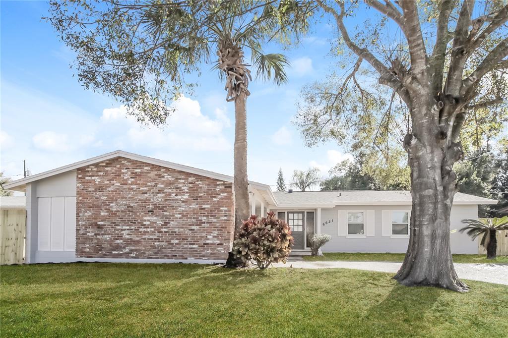 Foto principal - 6621 Voltaire Dr