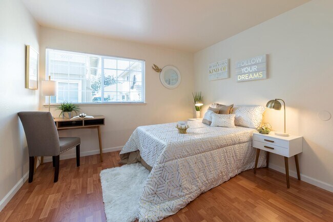 Foto del edificio - 4091 Park Center Ln