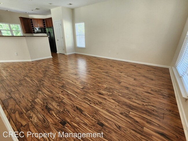 Building Photo - 4 br, 2.5 bath House - 244 Island Green Road