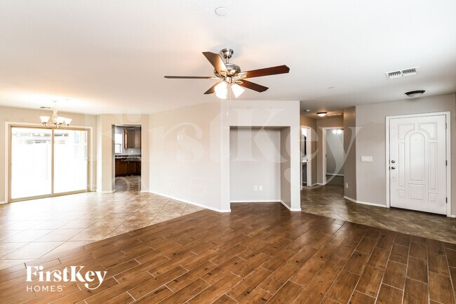 Foto del edificio - 3531 E Erie St