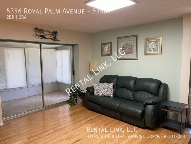 Foto del edificio - 5356 Royal Palm Ave