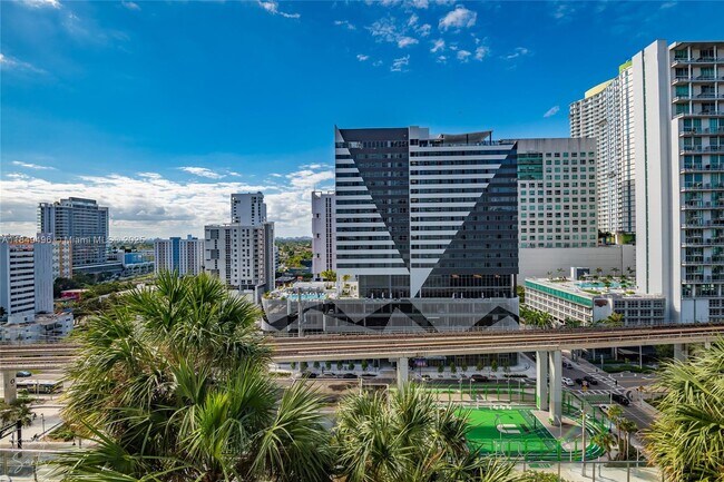 Foto del edificio - 88 SW 7th St