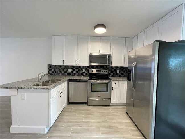 Building Photo - 4212 N Hubert Ave