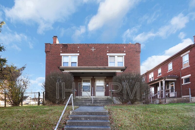 Primary Photo - 1259 E Livingston Ave