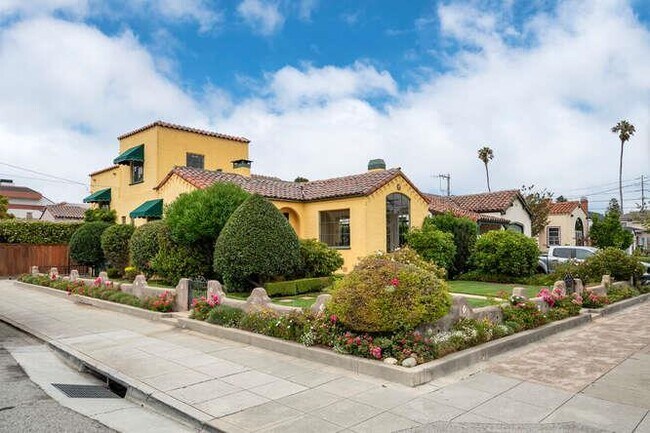 Building Photo - 1524 Palm Ave