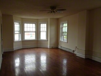 Interior Photo - 300-302 N Potomac St