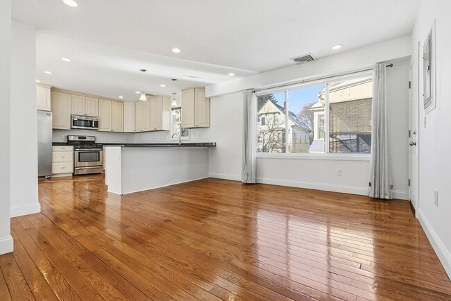 Foto del edificio - 21 Emerton St