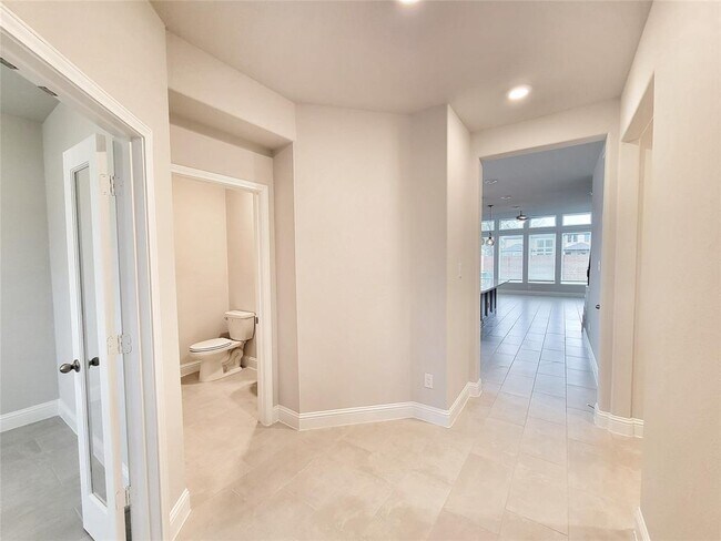 Foto del edificio - 1723 Harvest Lake Dr