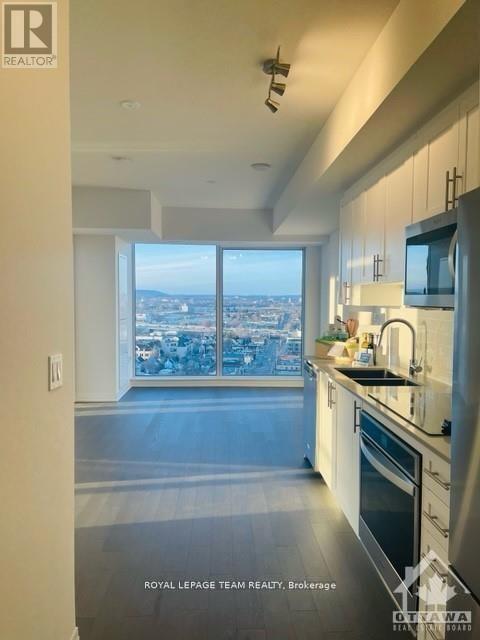 Photo du bâtiment - 805 Carling Ave