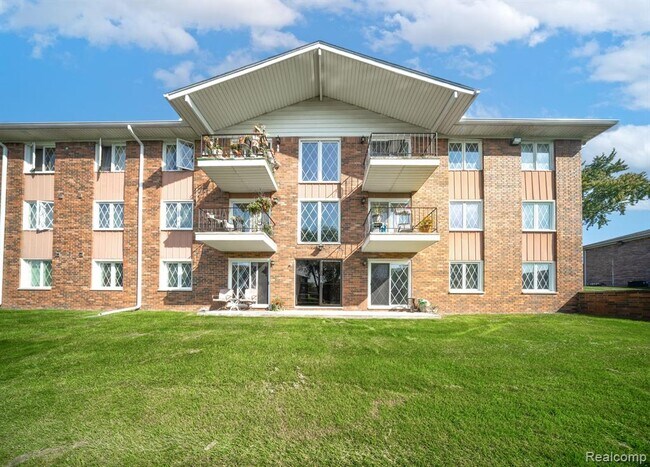 Foto del edificio - 54781 Shelby Rd