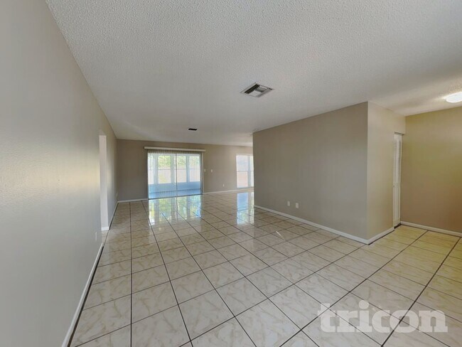 Foto del edificio - 12624 Eddington Rd