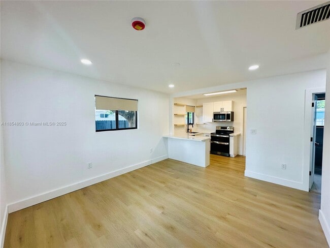 Foto del edificio - 12225 NW 17th Pl