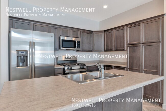 Foto del edificio - Amazing 3-bed Townhome in Herriman
