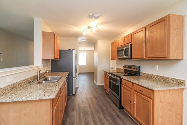 Building Photo - 1005 Wild Horse Way