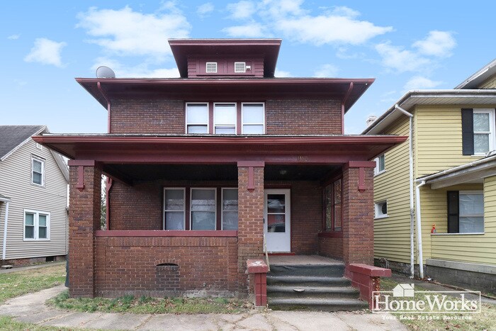 Primary Photo - 1110 W Jefferson Blvd