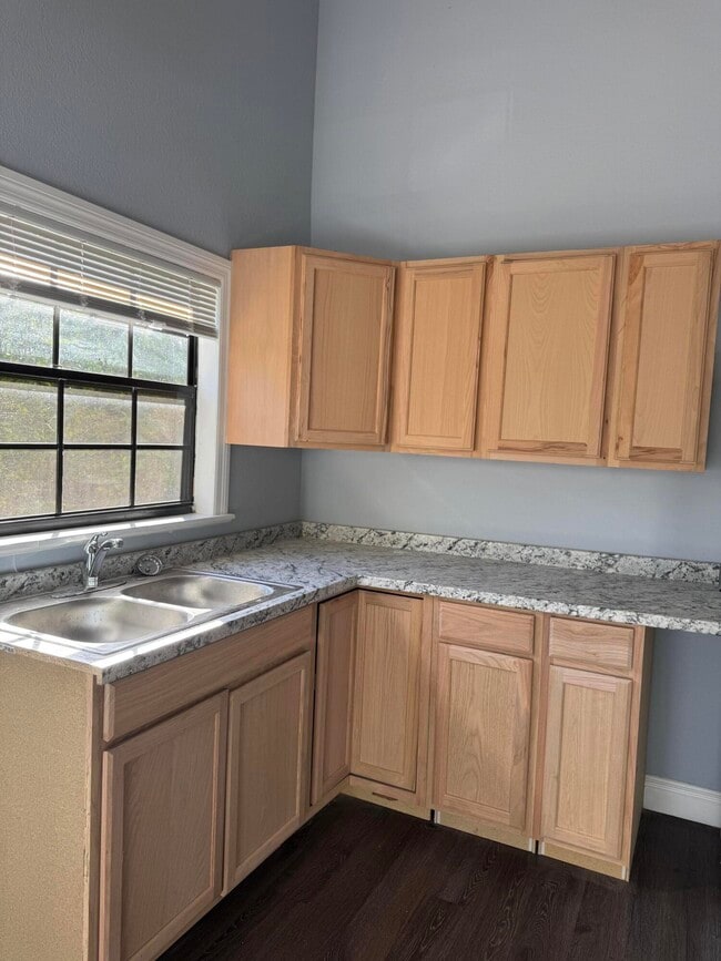 Foto del edificio - 5239 Club Rd