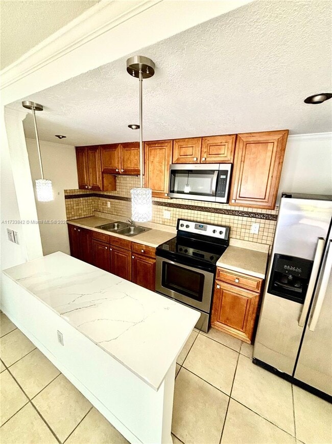 Building Photo - 4650 NW 79th Ave