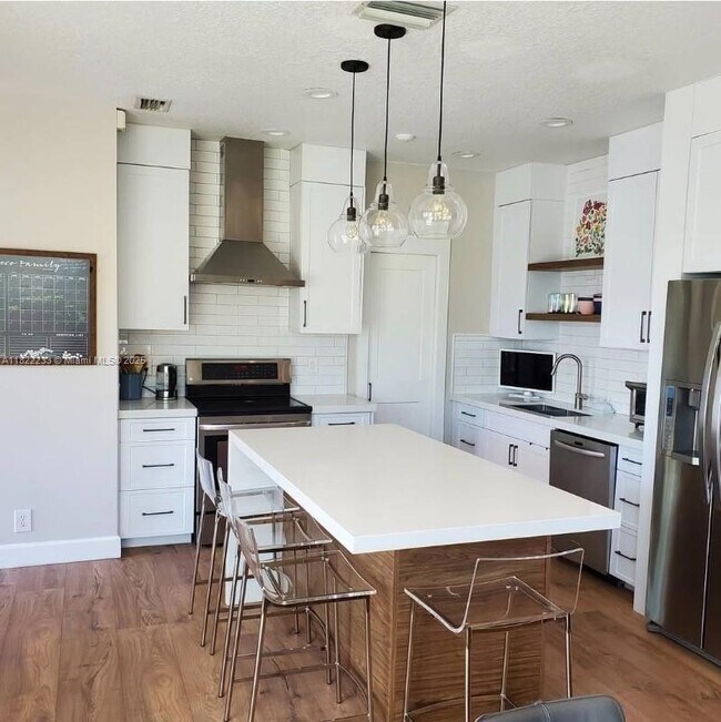 Foto del edificio - 1055 Briar Ridge Rd