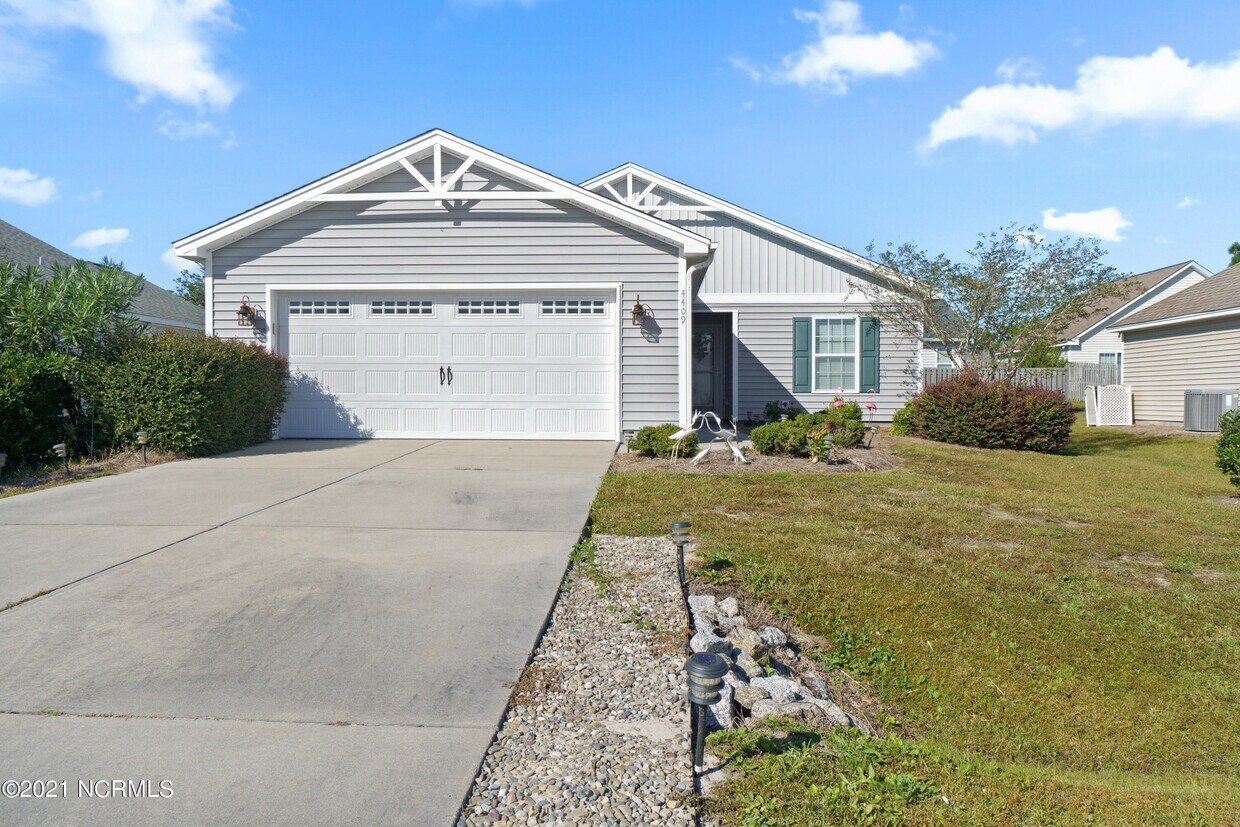 Primary Photo - 4409 Dutch Elm Dr SE