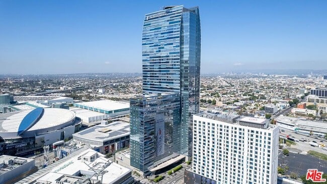 Foto del edificio - 900 W Olympic Blvd