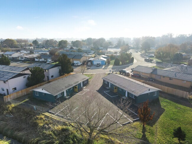 Building Photo - 1409 Missoula A Nampa