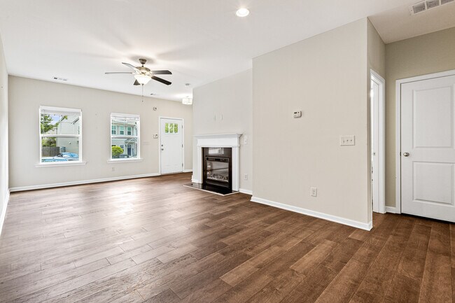 Foto del edificio - 776 Crestwell Cir SW