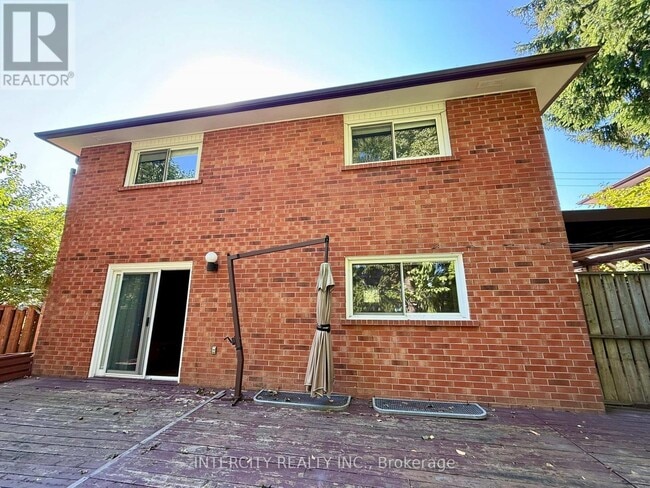 Building Photo - 18 Glen Cameron Rd