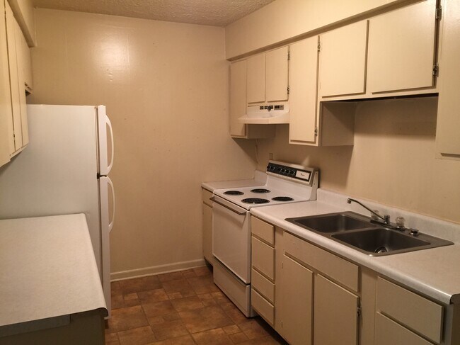 Building Photo - Robinwood Apartments