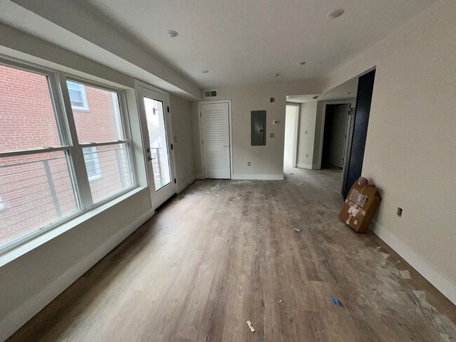 Building Photo - 945 52nd St NE