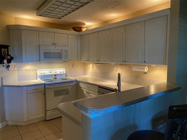 Building Photo - 14379 SW 120th Ct